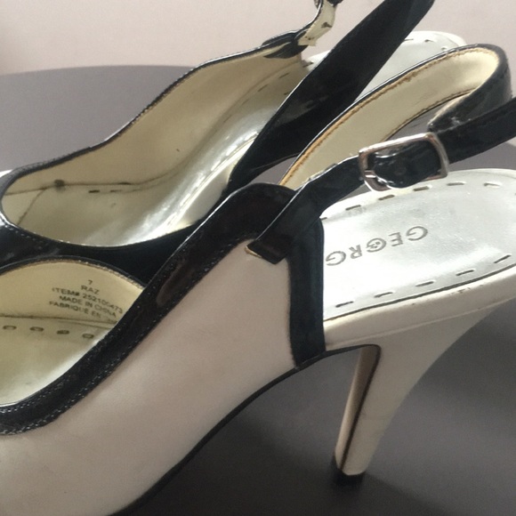 Cute black and white open toes heels. - Picture 4 of 10